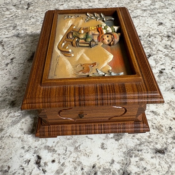 1986 Goebel Hummel First Edition Ride into Christmas Music Box - New in Box - Picture 5 of 11